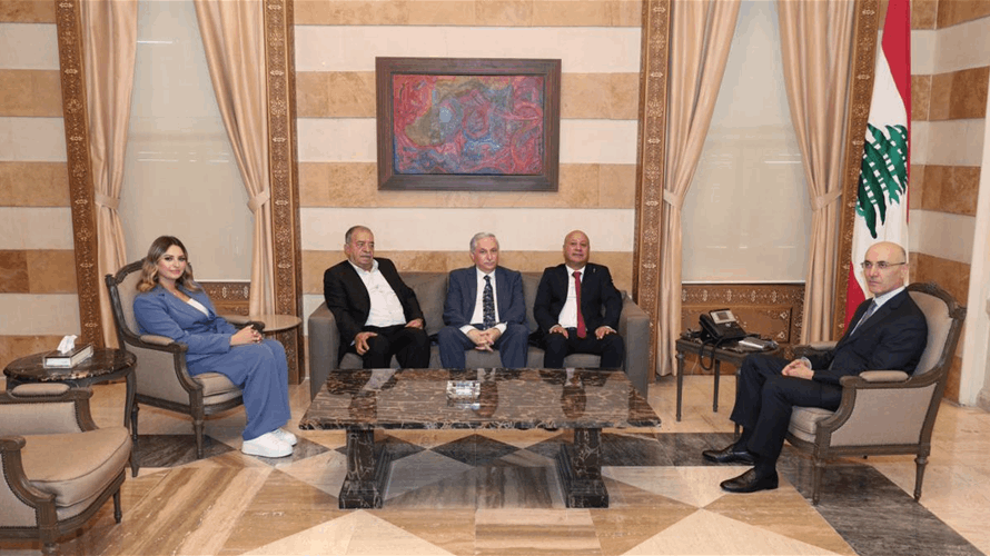 وزير الداخلية استقبل أبو هولي وأعاد التشديد على البيان المشترك للرئيسين عون وعباس والتقى نوابًا