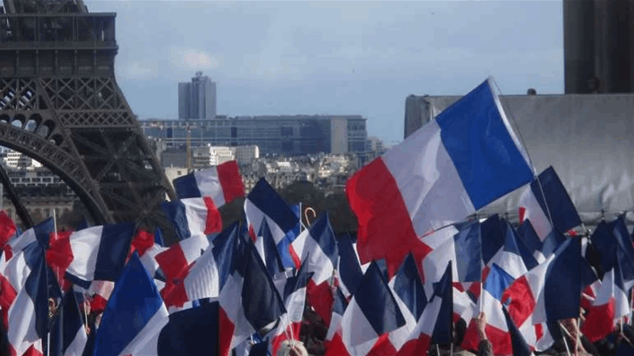 France urges Israel to drop West Bank settlement plan