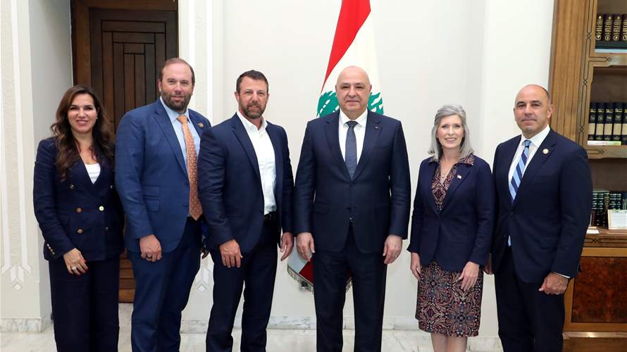 Lebanese leaders meet US senator, stress support for army and regional stability