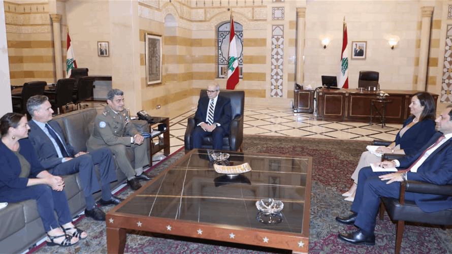 سلام عرض مع أبانيارا جهود "اليونيفيل"