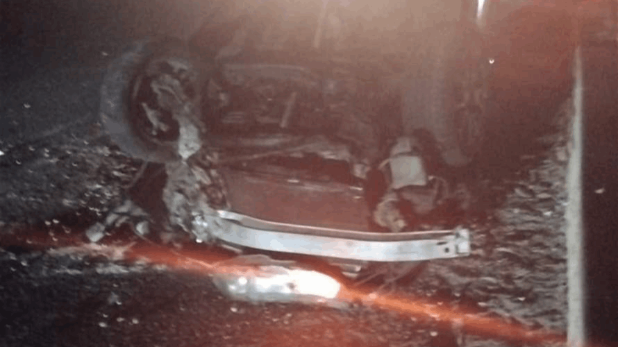 التحكم المروري: إنقلاب سيارة على أوتوستراد الرميلة باتجاه الدامور نتج عنه جريح ودراج من مفرزة سير بعبدا يعمل على المعالجة