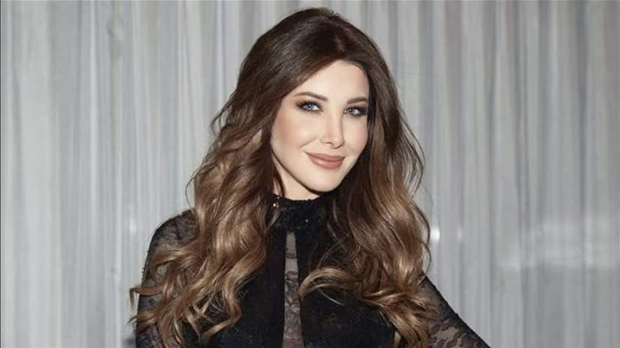 نانسي عجرم تتألق بإطلالة زرقاء من توقيع إيلي صعب (صور)
