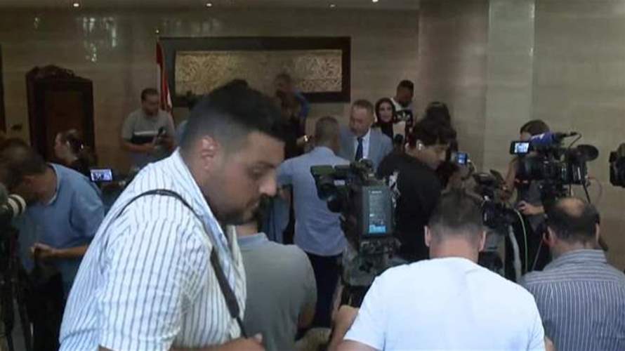  براك يهين الصحافيين… واللياقة الديبلوماسية تغيب