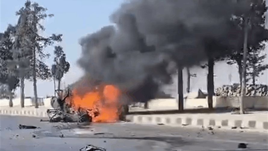هجوم بطائرة مسيرة استهدفت مركبة مدنية على طريق مؤد إلى مطار حلب