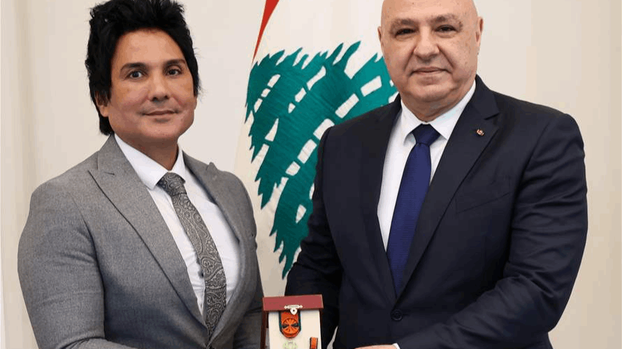 الرئيس عون هنأ القاضي في مجلس شورى الدولة كارل عيراني لفوزه بشهادة تقدير من الأمم المتحدة بالتعاون مع الشبكة العربية للنزاهة ومكافحة الفساد بعد نيله جائزة مكافحة الفساد من وزارة الخارجية الأميركية كما منحه وسام الأرز الوطني من رتبة ضابط 