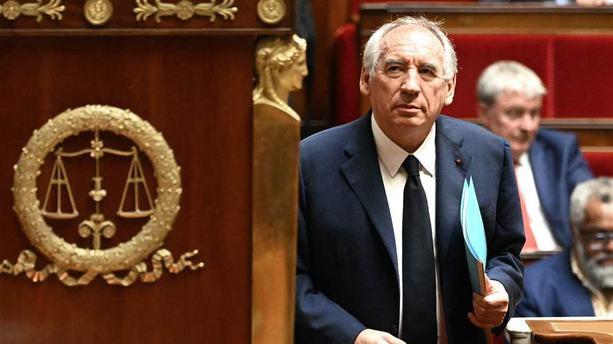 French PM arrives at Elysee Palace to submit resignation 