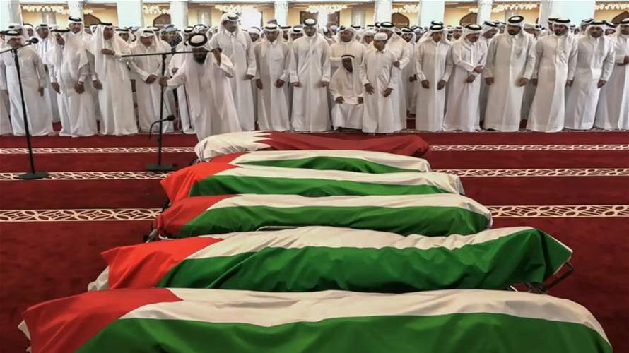 قطر تشيع ضحايا الهجوم الإسرائيلي بحضور أميرها