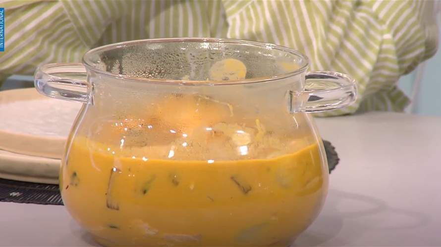 سلمون مع صلصة الكاري والأرز... طبق مميز مع الشيف حنا طويل (فيديو)