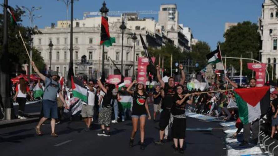 "فلسطين فازت" بطواف إسبانيا بعدما تسبب متظاهرون بإلغاء مرحلته الأخيرة