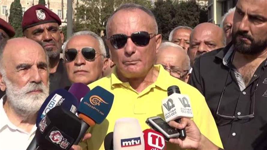 تجمع للعسكريين في رياض الصلح تحت عنوان "الحقوق لا تمنح بل تنتزع"