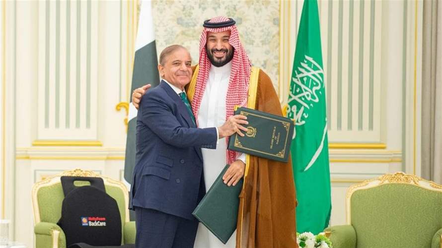 السعودية وباكستان توقعان إتفاقية دفاع مشترك