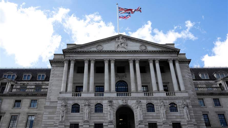 Bank of England holds rate as inflation stays high