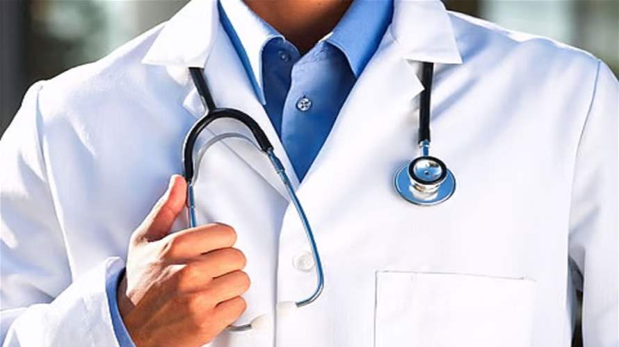 تجمع نقباء المهن الصحية استنكر الاعتداء على "طبيب الفقراء" وسكريترته