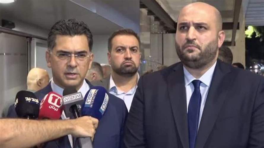 وزيرا الصحة والإعلام زارا الأم الناجية من غارة بنت جبيل