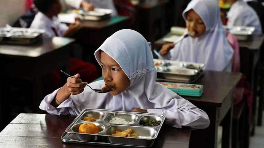 إصابة أكثر من ألف تلميذ بتسمم غذائي بعد تناول وجبات مدرسية في إندونيسيا