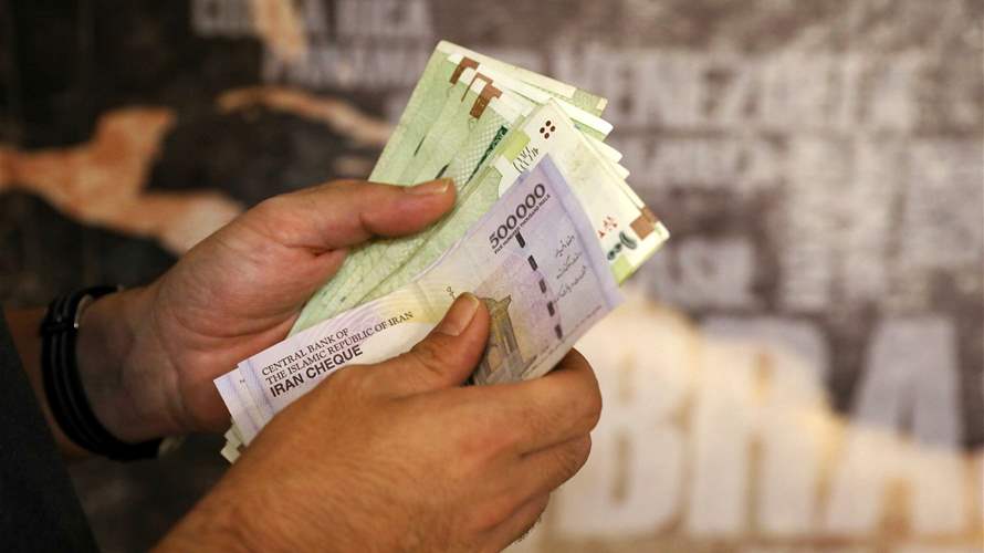 Iran rial hits record low against US dollar after sanctions reimposed