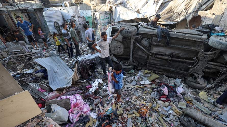 Tanks thrust deeper into Gaza, medics say many injured are trapped