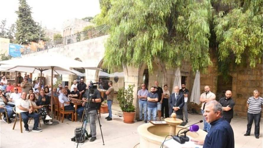 جولة لباسيل في قضاء الشوف استهلها بدير القمر...