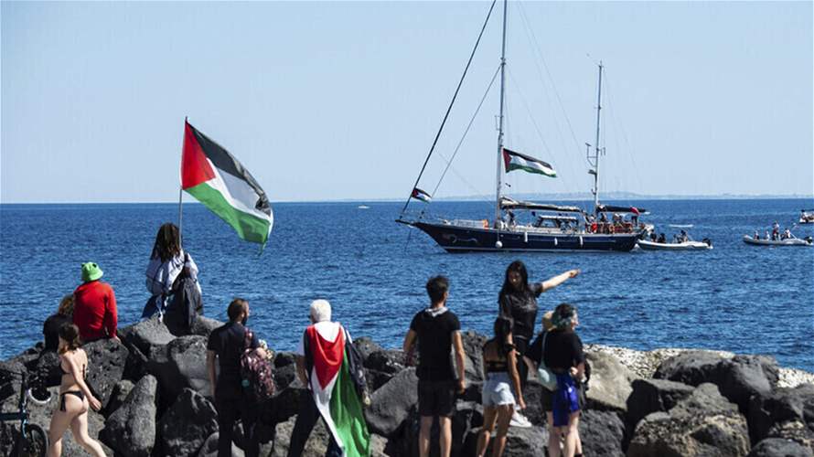 إسرائيل تعلن ترحيل 171 ناشطا إضافيا من أسطول المساعدات لغزة بينهم غريتا تونبرغ