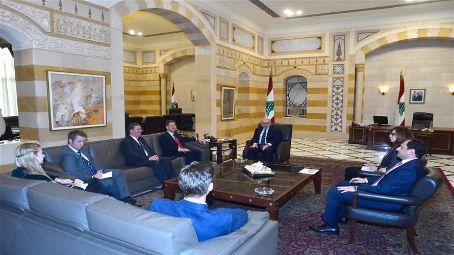 رئيس الحكومة عرض مع تيرنر استمرار الدعم البريطاني للجيش