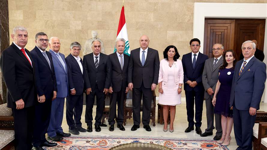 الرئيس عون لوفد التجمع اللبنانيّ للبيئة (LEF): لإصدار قوانين تتضمّن عقوبات صارمة للمحافظة على البيئة وللعمل على ترسيخ ثقافة وطنية قائمة على حماية البيئة بما يضمن صون الثروات الطبيعية في البلاد