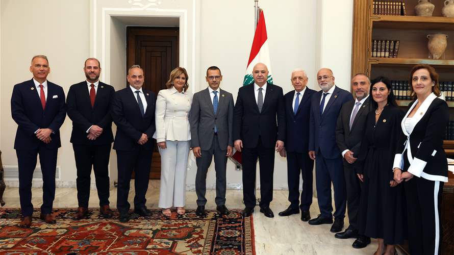 الرئيس عون نوه بعمل إتحاد المستشفيات العربية خلال استقباله وفدًا من الإتحاد برئاسة النائب فادي علامة مثنيًا على الجهود التي يبذلها على الصعيدين الصحي والطبي