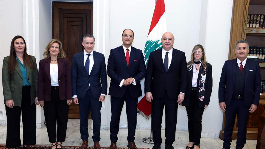 الرئيس عون أكد لرئيس الوكالة الجامعية للفرنكوفونية سليم خلبوص أن لبنان كان وسيعود صلة وصل بين الشرق والغرب وأن دوره في الفرانكوفونية رائد ومستمر رغم الظروف الصعبة التي مر بها مشددًا على أن مسيرة التعافي قد بدأت