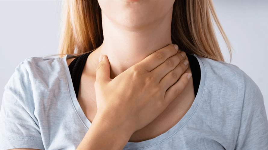 تتجمع في الشقوق الصغيرة وتسبب رائحة فم كريهة... خطوات بسيطة تساعدكم على التخلص من حصوات اللوزتين!