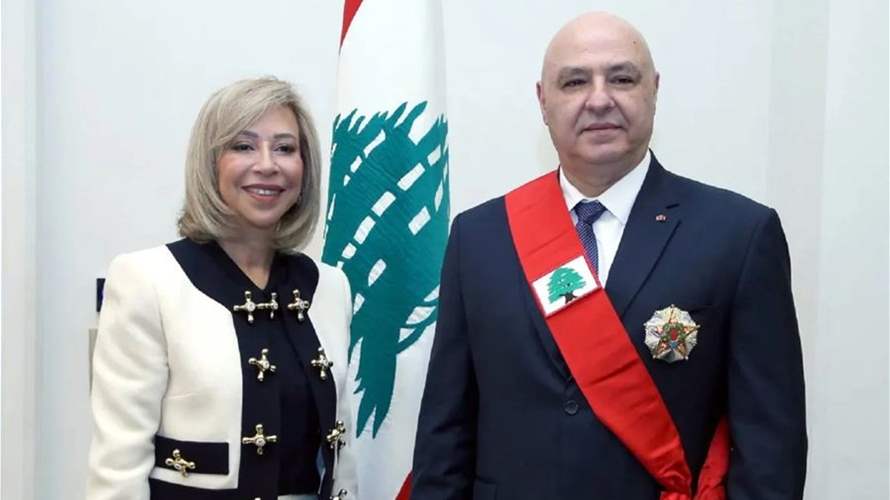 الرئيس عون واللبنانية الأولى غادرا إلى روما للمشاركة في قداس إعلان قداسة المطران مالويان غدًا