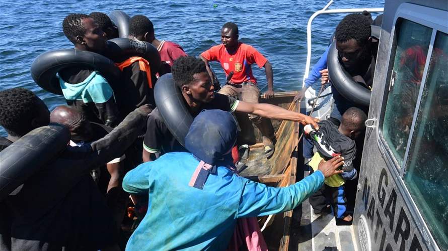 وفاة 3 وفقدان أكثر من 20 مهاجرًا قبالة ساحل إيطاليا