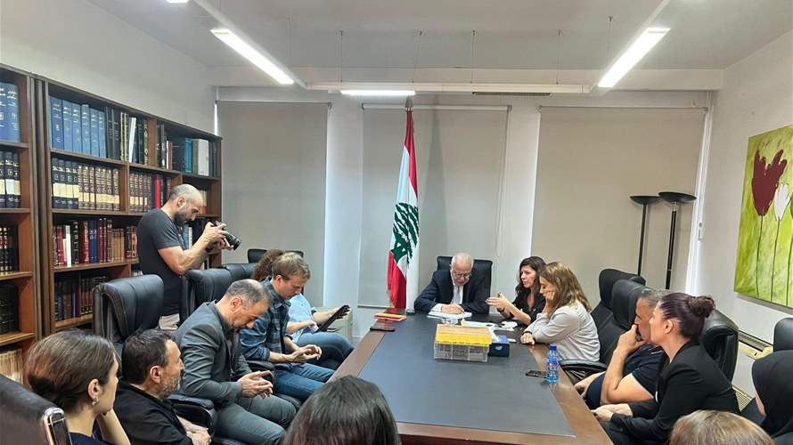 وزير العدل يستقبل أهالي الشهداء الصحفيين والصحفيين الناجين من الحرب الإسرائيلية على لبنان