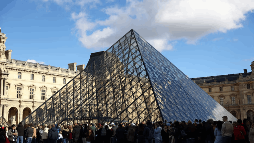 Suspects in Louvre jewel heist arrested near Paris: Prosecutor