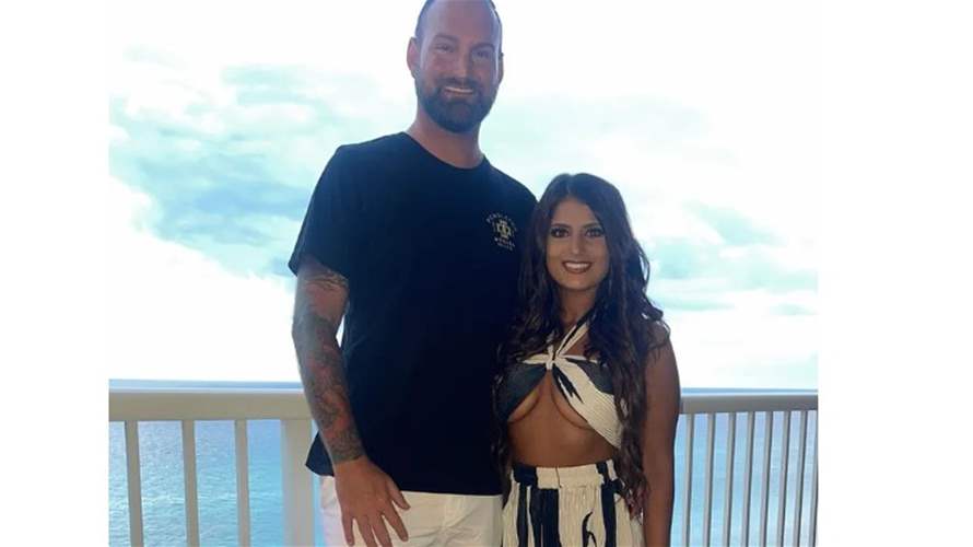 "كنتُ ضمن الفريق الذي بحث عنك"... هربت من العنف خلال طفولتها وبعد 14 سنة أُغرمت بـ"الشرطي البطل"