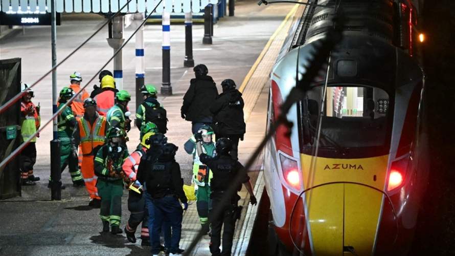 طعن العديد من الأشخاص في قطار في بريطانيا