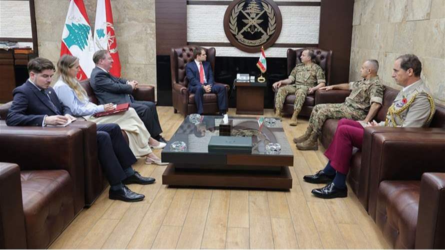 قائد الجيش استقبل وفدين بريطاني وهولندي