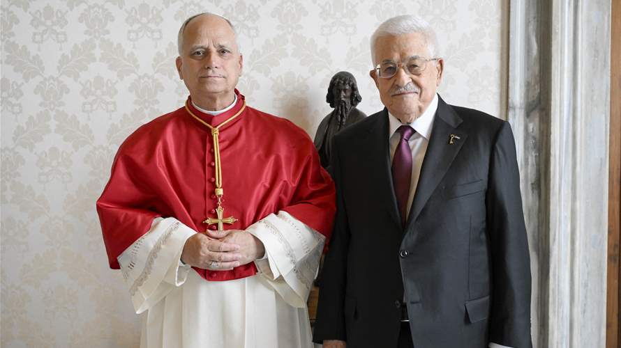 البابا يستقبل محمود عباس في الفاتيكان