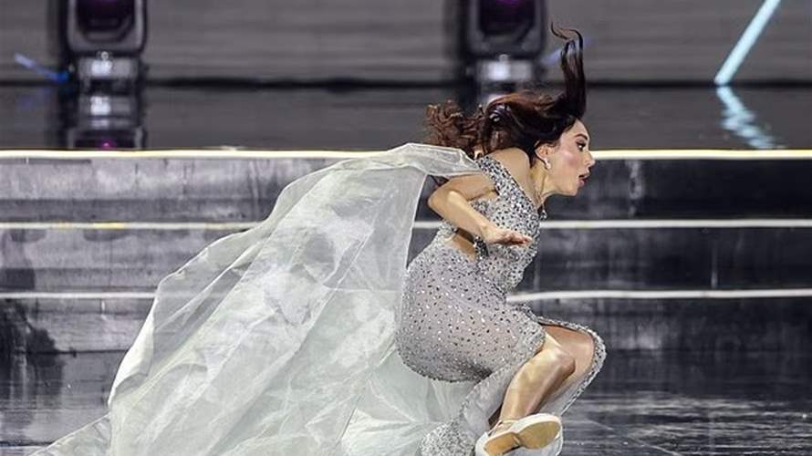 سقوط محرج وردّ فعل أنيق... ملكة جمال أوكرانيا تتعثر على المسرح خلال حفل "Miss Earth 2025" (فيديو)
