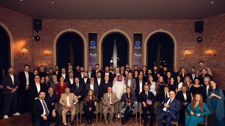 وسط أجواء مميزة... لقاء جمع تركي آل الشيخ بأساطير الفن السوري في الرياض (صور)