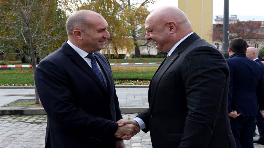 بدء المحادثات بين الرئيس جوزاف عون والرئيس البلغاري رومين راديف في قصر الرئاسة البلغارية وستليها محادثات موسعة بين الجانبين اللبناني والبلغاري