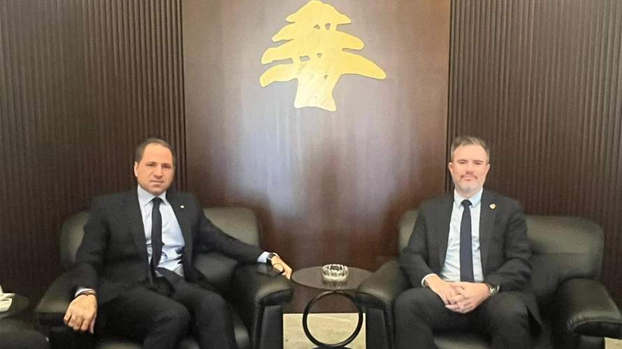 رئيس الكتائب التقى السفير الكندي واكد أهمية تعزيز العلاقات بين البلدين