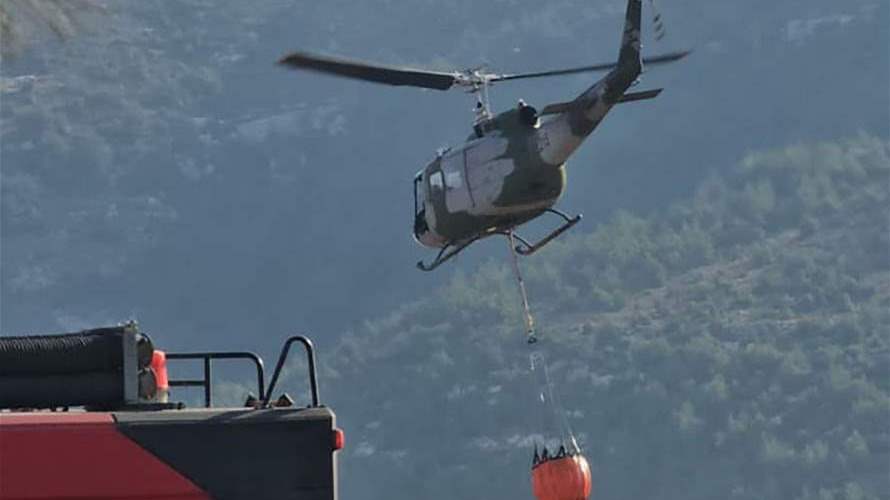 Lebanese Army helicopters help extinguish wildfires in several towns