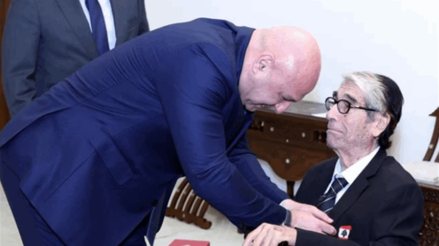 وسام الاستحقاق اللبنانيّ من رئيس الجمهورية إلى الفنّان "أبو سليم" 