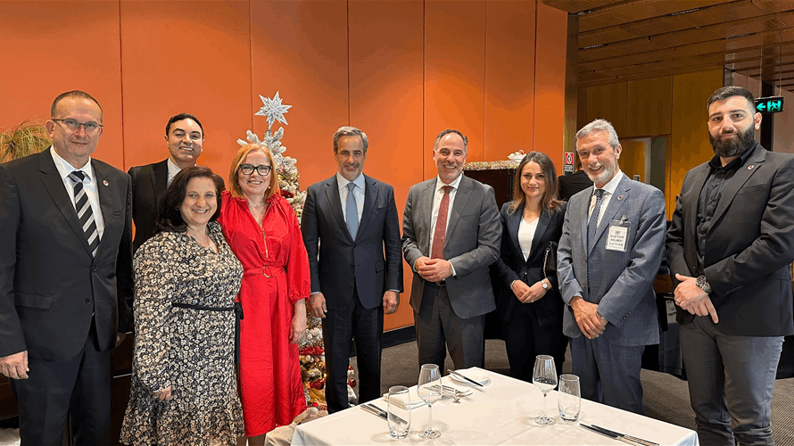 معوض يتابع لقاءاته السياسية في سيدني