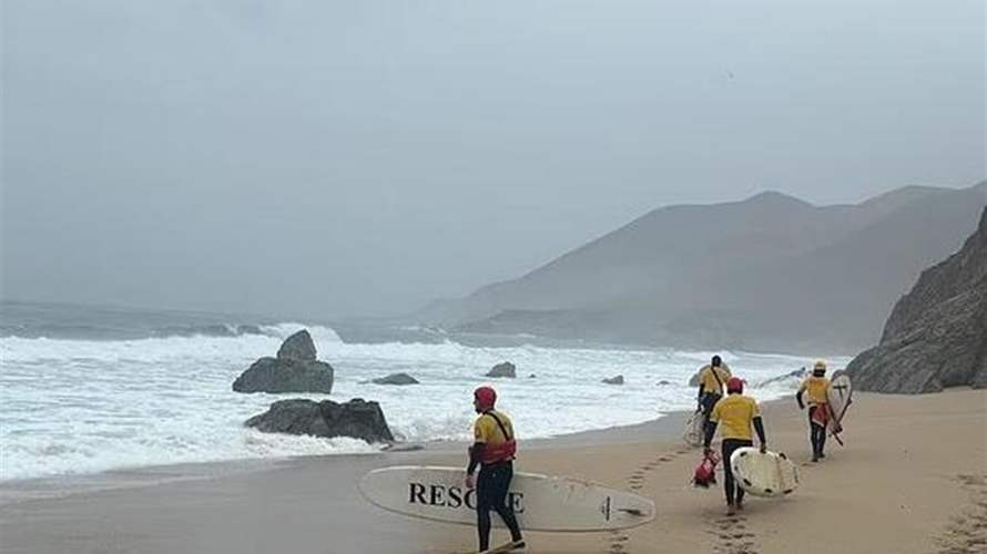 حاول انقاذ ابنته بعدما جرفتها الأمواج... رجل يلقى مصرعه بطريقة مروّعة وهذا ما حصل معه! 