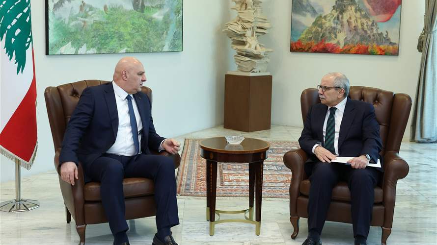 الرئيس جوزاف عون يلتقي رئيس الحكومة نواف سلام قُبيل جلسة مجلس الوزراء في قصر بعبدا