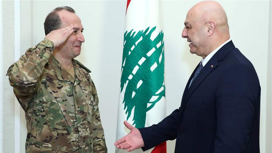Lebanese President Aoun and Army Commander visit Tyre barracks ahead of Independence Day
