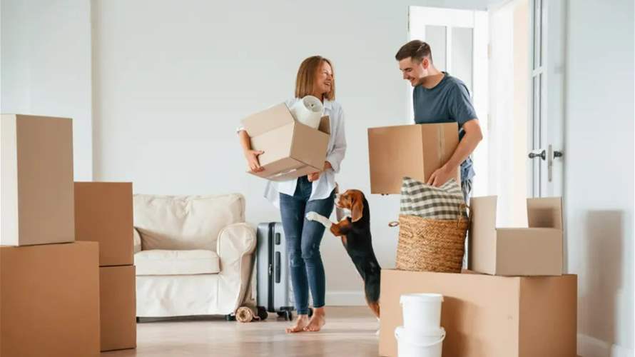 بعد انتقالهما إلى منزلهما الجديد... رسالة غامضة عمرها 132 عاما تثير قلق زوجين: هذا ما جاء فيها