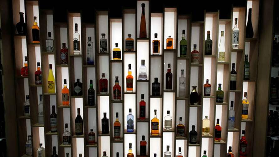 مصادر رويترز: افتتاح متجرين جديدين لبيع المشروبات الكحولية في السعودية