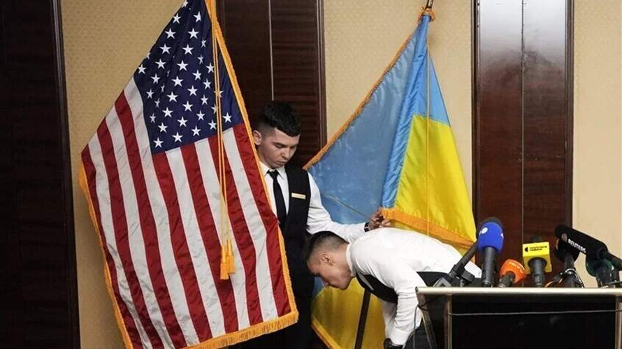 ليفيت: محادثات مثمرة بين واشنطن وكييف 