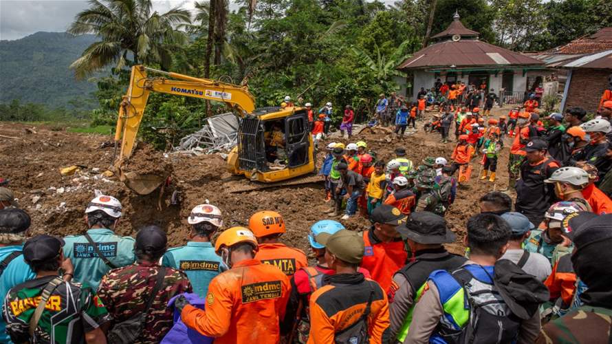 مقتل ثمانية أشخاص في إندونيسيا بفيضانات وانزلاقات تربة